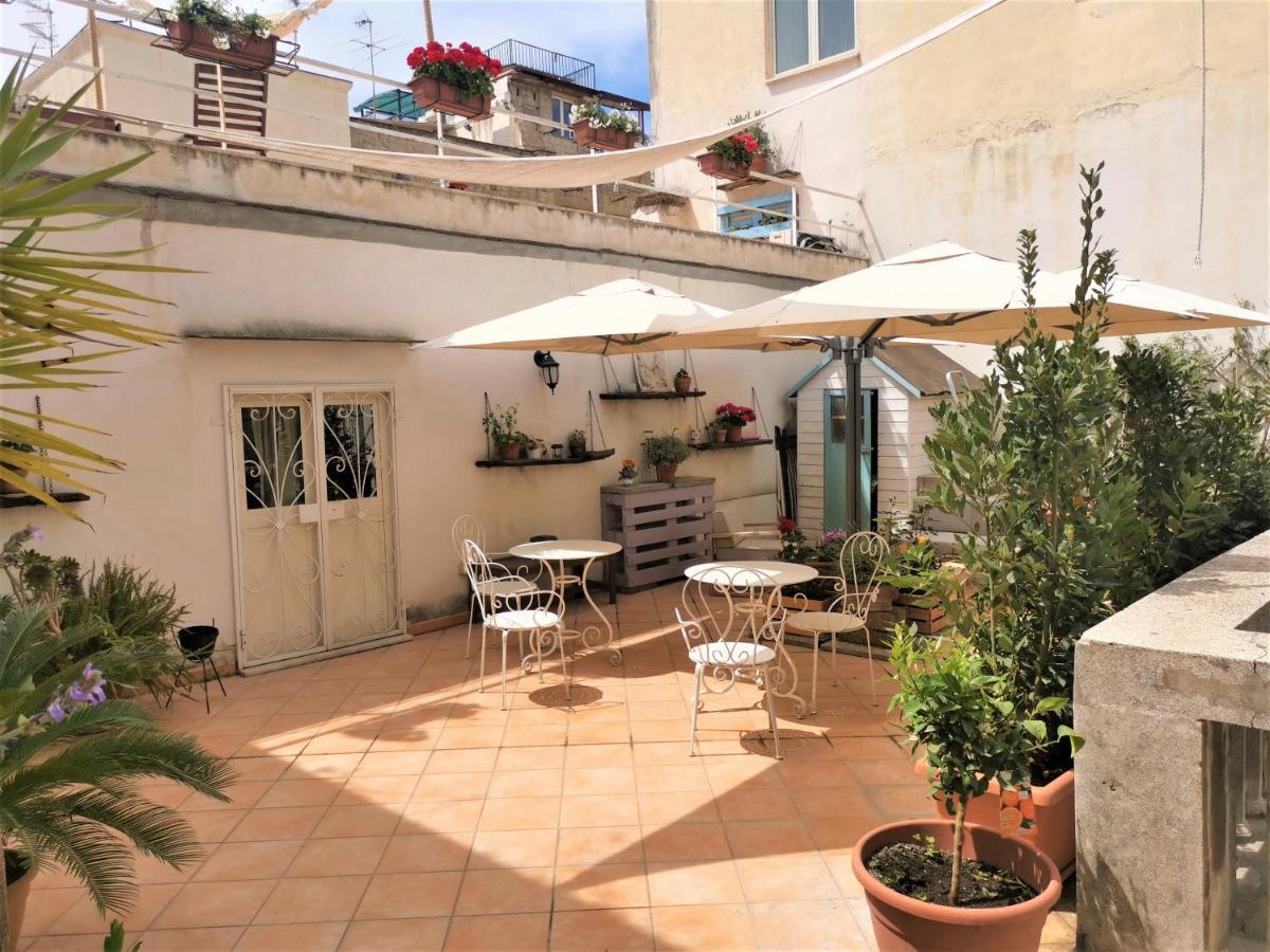 Palazzo Della Loggia B&B เนเปิลส์ ภายนอก รูปภาพ