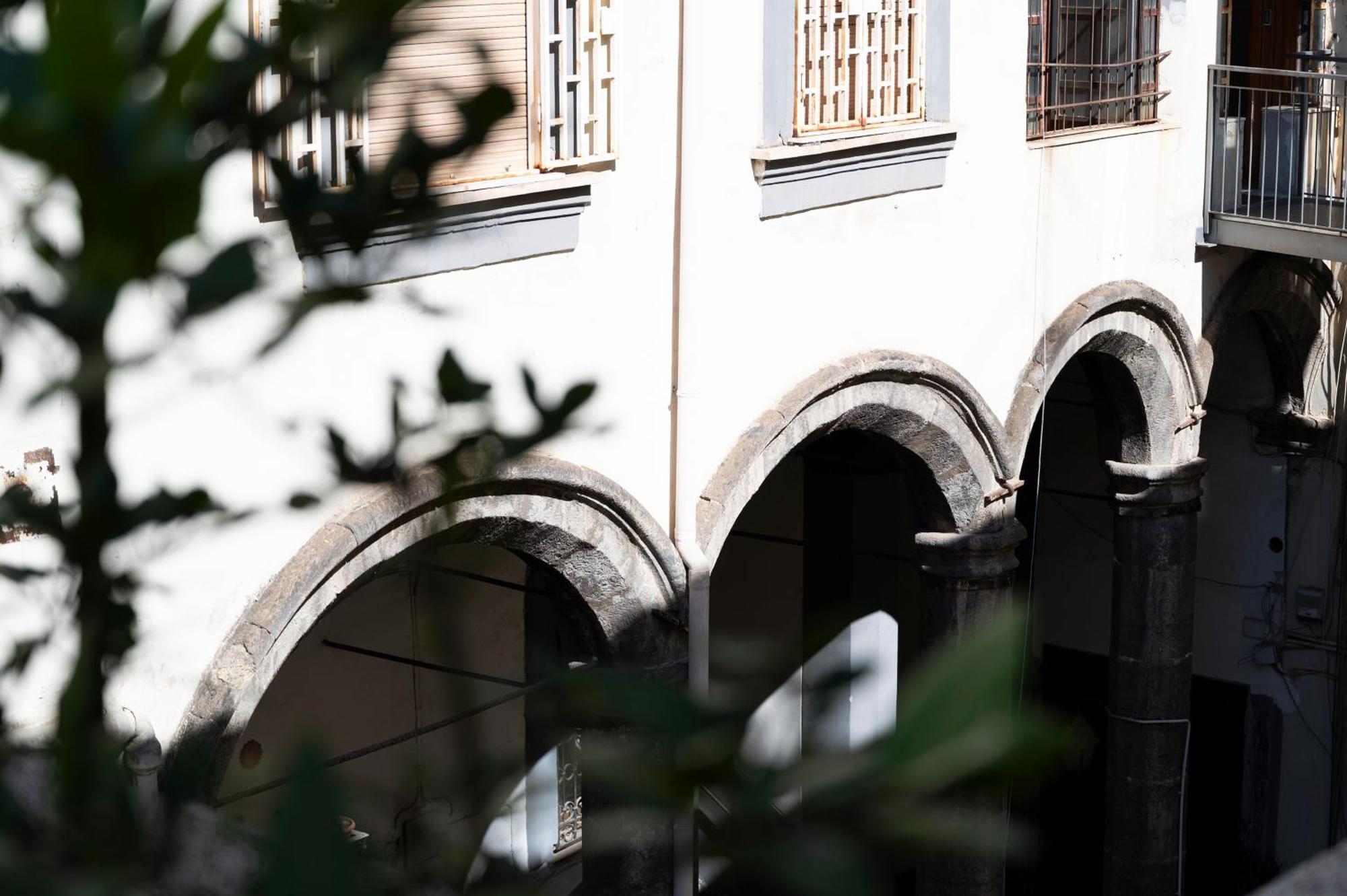 Palazzo Della Loggia B&B เนเปิลส์ ภายนอก รูปภาพ